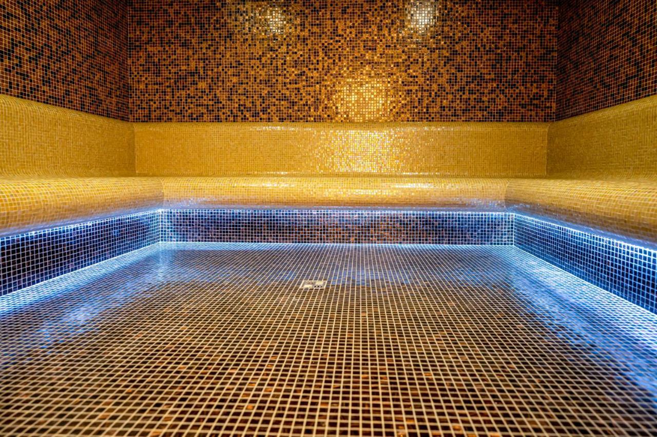 Hotel Carolin Călimăneşti Eksteriør bilde
