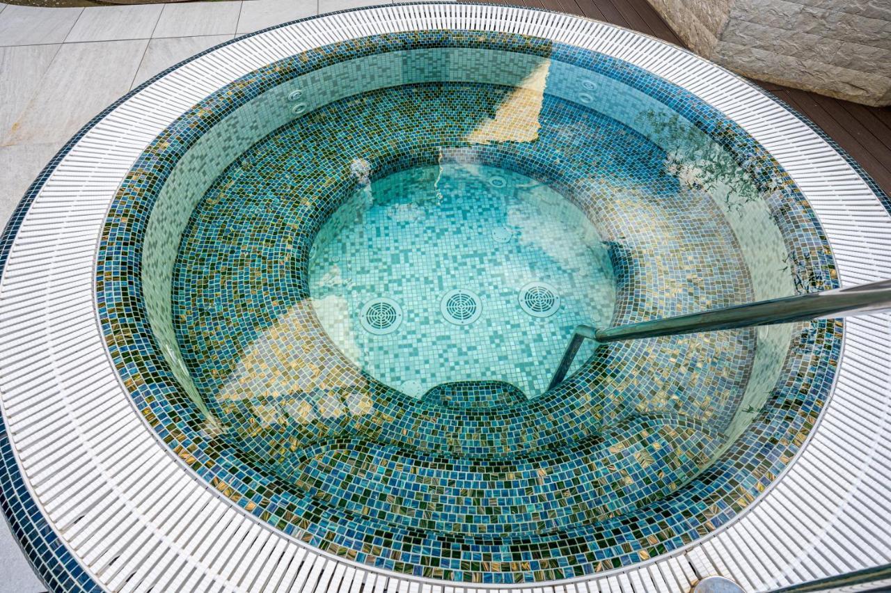 Hotel Carolin Călimăneşti Eksteriør bilde