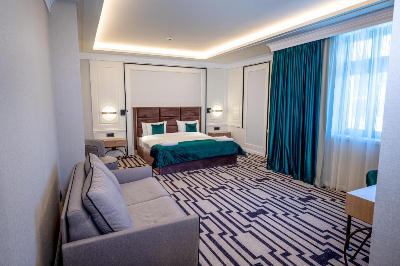 Hotel Carolin Călimăneşti Eksteriør bilde