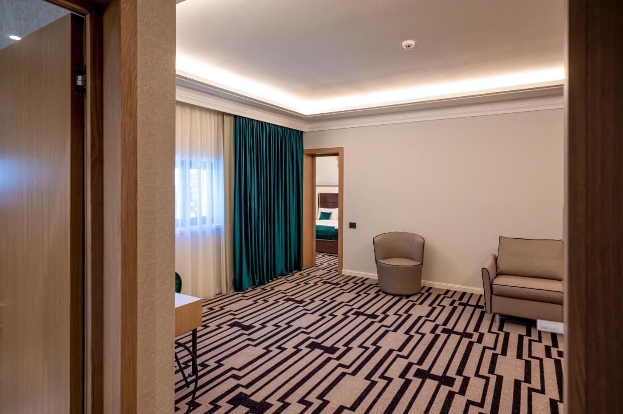 Hotel Carolin Călimăneşti Eksteriør bilde