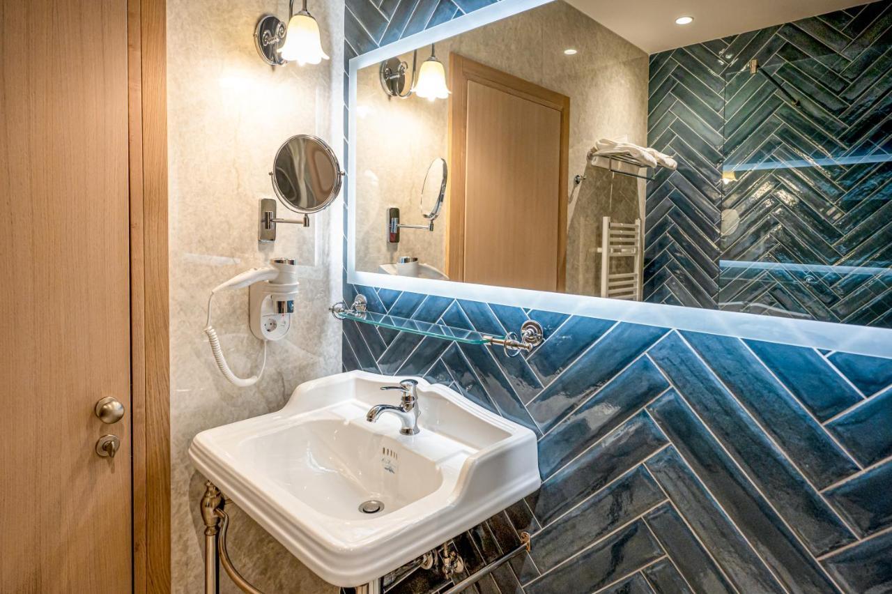 Hotel Carolin Călimăneşti Eksteriør bilde
