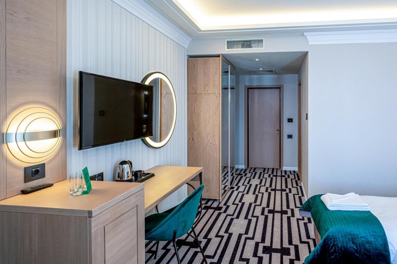 Hotel Carolin Călimăneşti Eksteriør bilde